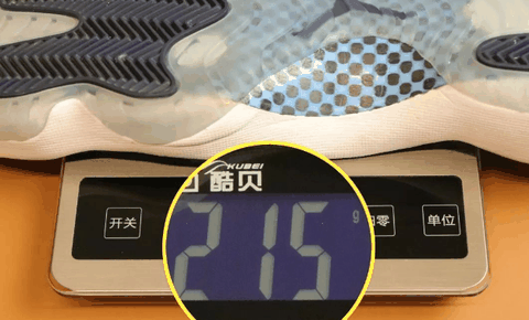 但是小编无意中发现潮牌汇潮牌网AJ11上脚起来蛮舒服的（AJ11北卡蓝拆解测评 AJ11 RETRO 