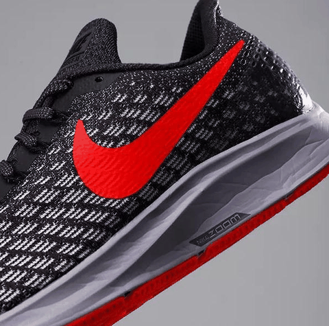 Nike React和pegasus 35配置对比 Nike React和pegasus 35怎么选购