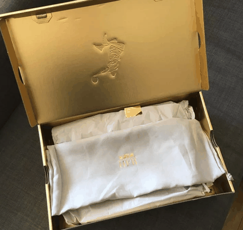  下面再来看一潮牌品牌下lbj16的上脚图（詹姆斯16HFR LMTD开箱测评 詹姆斯16HFR LMTD细节欣赏）