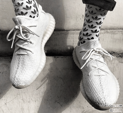 椰子350 v2纯白补货量很大 yeezy 350 v2纯白偏码吗