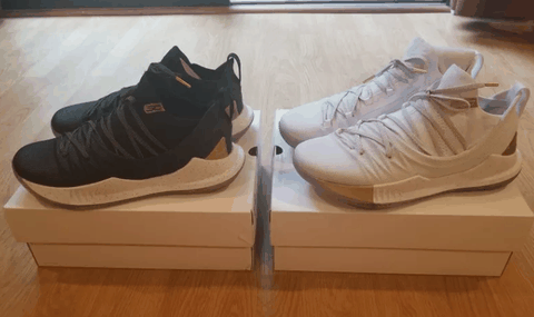  库里在前不久刚潮牌品牌刚结束了中国行（库里5黑白金鸳鸯开箱 库里5黑白金鸳鸯打球怎么样）