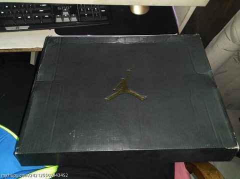 小编最近入手潮牌品牌的一双AJ23黑金（AJ23黑金开箱测评 AJ23黑金细节欣赏）