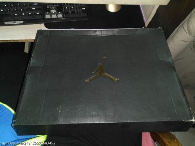 小编最近入手潮牌品牌的一双AJ23黑金（AJ23黑金开箱测评 AJ23黑金细节欣赏）