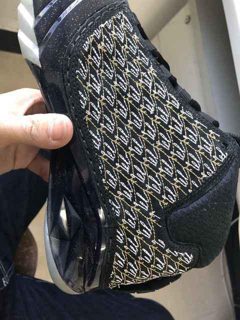 小编最近入手潮牌品牌的一双AJ23黑金（AJ23黑金开箱测评 AJ23黑金细节欣赏）