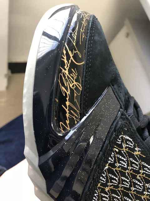 小编最近入手潮牌品牌的一双AJ23黑金（AJ23黑金开箱测评 AJ23黑金细节欣赏）