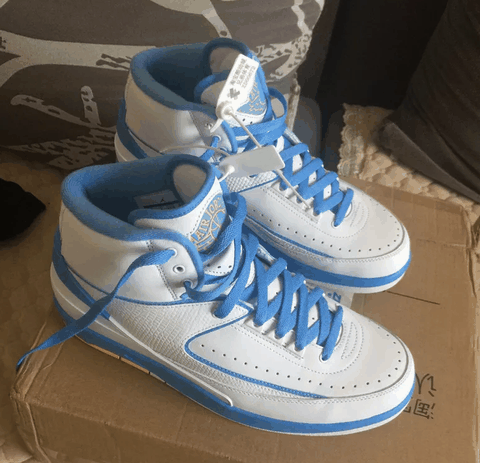 都比它显得脚小 不是潮牌信息很想留下 但是做工没毛病（AJ2安东尼开箱 AJ2安东尼实物欣赏）