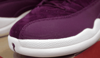 比起近代lunalon、潮牌boost、react等新科技（AJ12 Retro “Bordeaux”细节欣赏 AJ12 Retro “Bordeaux”性能怎么样）