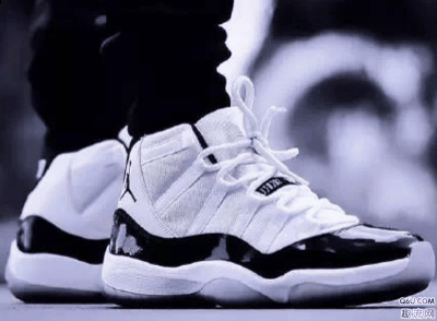 AJ11和AJ13哪个好潮牌商城 aj11和aj13对比测评（AJ11和AJ13哪个好 aj11和aj13对比测评）