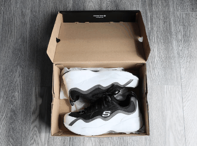 还有白灰和蓝潮牌灰两种配色（Skechers全新黑白开箱 斯凯奇全新黑白配置怎么样）