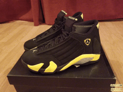那么AJ14法拉利多少钱呢？AJ14法拉利怎么搭配呢？AJ14法拉利怎么潮牌品牌搭配呢？AJ14法拉利怎么洗呢？下面就和趣流网的小编一起来看看关于AJ14法拉利的相关信息（AJ14法拉利开箱测评 AJ14法拉利上脚好看吗）
