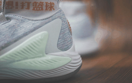 将球鞋承载的文潮牌资讯化拔到了新高度（361°戟锋球鞋实物欣赏 361°戟锋球鞋适合打后卫吗）