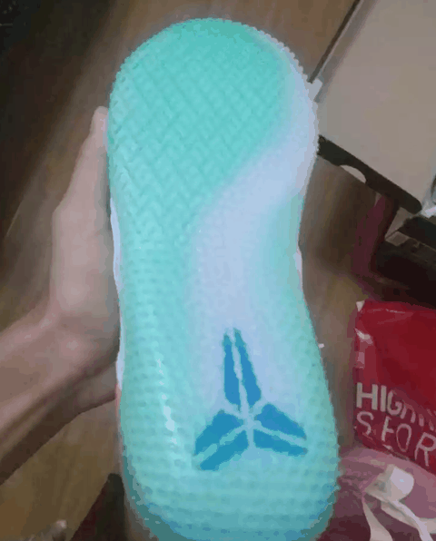 超级透气潮牌资讯的鞋面（KOBE AD NXT 360实战测评 KOBE AD NXT 360缓震怎么样）