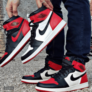 AJ1禁穿黑红脚趾与AJ1黑红脚趾哪个潮牌商城好看 AJ1禁穿黑红脚趾与AJ1黑红脚趾对比图（AJ1禁穿黑红脚趾与AJ1黑红脚趾哪个好看 AJ1禁穿黑红脚趾与AJ1黑红脚趾对比图）