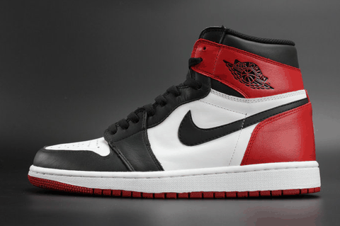 AJ1禁穿黑红脚趾与AJ1黑红脚趾哪个好看 AJ1禁穿黑红脚趾与AJ1黑红脚趾对比图