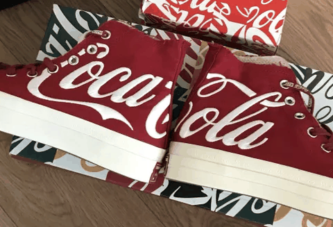 那就是匡威与可口潮牌品牌可乐联名款骚红配色（匡威与可口可乐联名款骚红开箱 匡威与可口可乐联名款骚红实物欣赏）