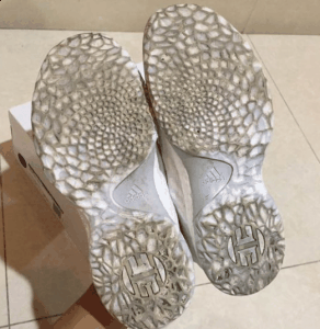 鞋子和袜子潮牌汇潮牌网店早就湿透了（哈登1.5，哈登2与哈登3对比测评，哪个更适合实战）