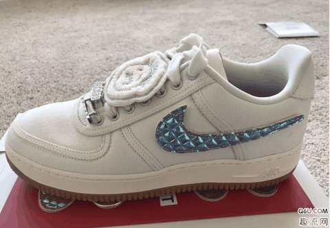 AF1联名travis scott开箱测评 Travis Scott x Nike Air Force 1 Low “Sail”怎么搭配