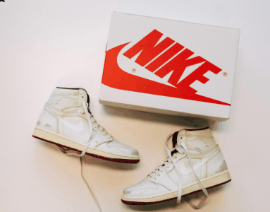前后部分用褐潮牌商城色营造擦痕（Nigel Sylvester x AJ1开箱 Nigel Sylvester x AJ1配置怎么样）