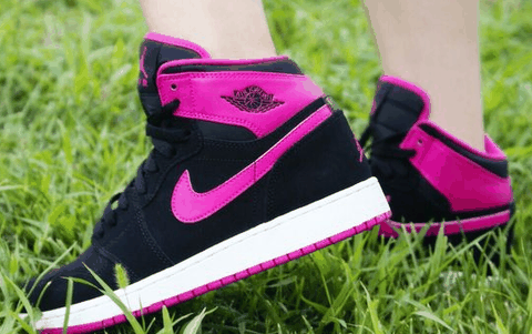 不如矮帮的鞋潮牌信息子好穿上脚（AJ1情人节限定版脚感怎么样 AJ1情人节限定版值得入手吗）