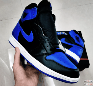 具有一定潮牌品牌的深度（AJ1皇家蓝为什么叫倒闭蓝 AJ1皇家蓝和小闪电有什么区别）
