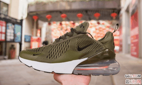 前脚掌好像潮牌汇潮牌网是发泡材质（Nike Air max 270哪个配色最好看 好看的Air max 270配色盘点）