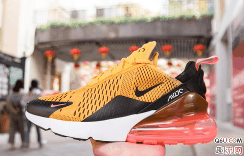 前脚掌好像潮牌汇潮牌网是发泡材质（Nike Air max 270哪个配色最好看 好看的Air max 270配色盘点）