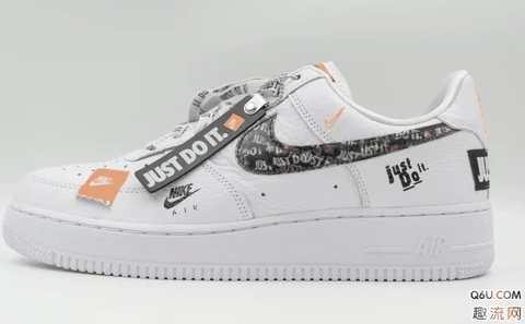 可以看到鞋潮牌汇潮牌网店舌最上面（AF1 Just Do It纯白细节欣赏 AF1 Just Do It纯白脚感怎么样）