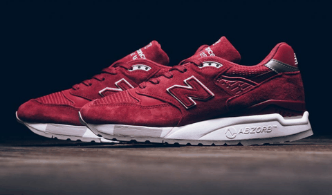 已经于境外电商网潮牌信息站如Sneaker Politics上架（New Balance 998红麂皮在哪买 New Balance 998红麂皮多少钱）
