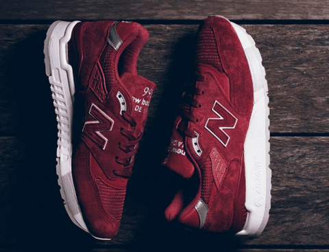 已经于境外电商网潮牌信息站如Sneaker Politics上架（New Balance 998红麂皮在哪买 New Balance 998红麂皮多少钱）
