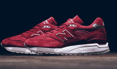 已经于境外电商网潮牌信息站如Sneaker Politics上架（New Balance 998红麂皮在哪买 New Balance 998红麂皮多少钱）