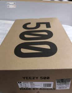 就这个趋潮牌信息势来看（yeezy 500黄月亮开箱图 椰子500“super moon”开箱测评）