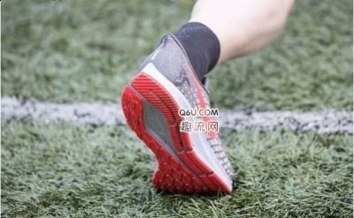  Nike Air Zoom Pegas潮牌汇潮牌网us 35是宽楦的足型设定（耐克飞马35和34哪个好 耐克飞马35和34对比测评）