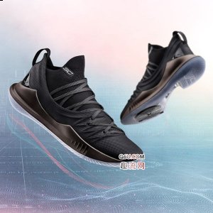 现在买的小伙伴穿潮牌资讯着也实战了几个月了（库里5代能打水泥地吗 库里5代耐磨吗）