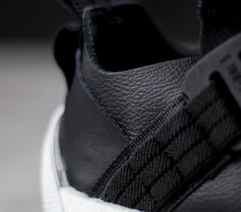 甚至会有绑带潮牌品牌搭扣硌脚的情况（哈等ls2开箱测评 harden LS 2脚感测评）