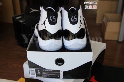 还有这个让人潮牌商城着迷的水晶底（AJ11 “Concord” 实物细节图曝光 AJ11 “Concord”发货量大吗）