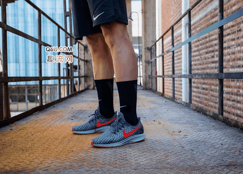  根据女性跑潮牌汇潮牌网店者的需求（ 耐克Pegasus35脚感如何 耐克Air Zoom Pegasus 35配置怎么样）