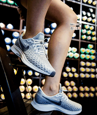  根据女性跑潮牌汇潮牌网店者的需求（ 耐克Pegasus35脚感如何 耐克Air Zoom Pegasus 35配置怎么样）