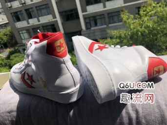 红白结合 经典的潮牌资讯1980和冠军挂饰 鞋身（匡威NBA冠军中帮开箱 Converse Pro Leather Mid 