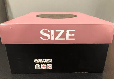可以说很韦德了 鞋底是SIZE杂志的成立时间和2018 鞋后跟是限量版的数字 鞋垫 韦德之道6“old rose”在哪买 在韦德之道生潮牌品牌活店铺发售 全球限量300双 入手难度很大啊 韦德之道6“SIZE”联名款多少钱 这双鞋的发售价依旧为1299 但是入手难度很大 不好买 淘宝现在已经涨到4000+ 所以要买还是难啊 （韦德之道6“SIZE”联名款开箱 韦德之道6“old rose”开箱测评）