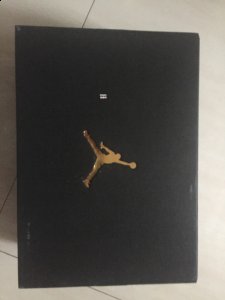 不用担心被刮开潮牌商城！鞋垫还是很厚的（AJ6编织款开箱测评 AJ6 Flyknit实物怎么样）