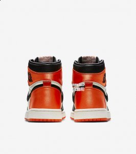 这双扣碎潮牌信息颜值很棒（AJ1丝绸扣碎有男码吗 AJ1丝绸扣碎最大多少码）