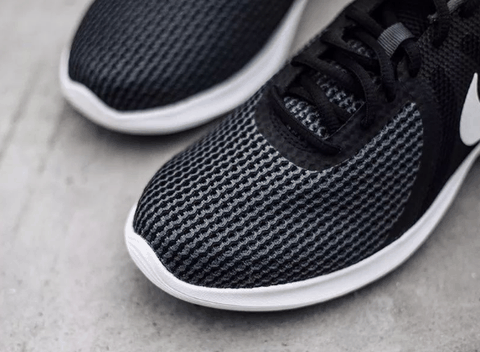 耐克Revolution 4配置怎么样 Nike Revolution 4什么材质