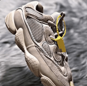 有的小半码潮牌资讯有的小1码（椰子500偏码吗 Yeezy 500尺码怎么选择）