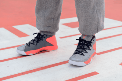 让我在启动时潮牌信息感觉更加的灵敏（Jordan Melo M12水泥地耐磨吗 Jordan Melo M12上脚测评）