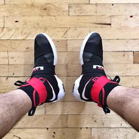 詹姆斯士兵10打外场效果好吗 LeBron Soldier 10上脚测评
