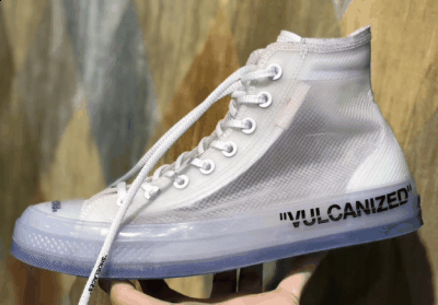 在 OFF-WHITE 联名系列潮牌商城中也是极为独特的一款（OFF-WHITE x Converse联名鞋怎么样 匡威OFF-WHITE联名款细节赏析）