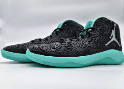 个人建议把第二和第潮牌商城三个鞋带孔稍微松一松（AJ Ultra Fly脚感如何 Air Jordan Ultra Fly实战测评）