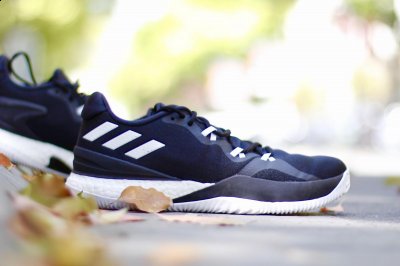 我们很难拧动潮牌这双CrazyLight 2018（阿迪达斯CrazyLight 2018还会降价吗 Adidas CLB2018值得买吗）