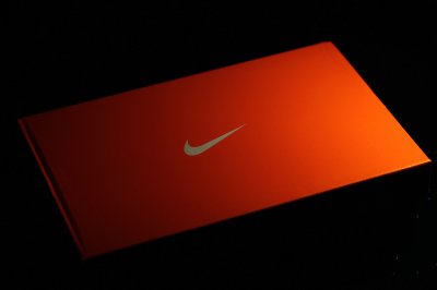 而且舒适感也潮牌资讯是在逐步提升的（耐克Free Rn Flyknit 2018开箱测评 Nike Free Rn Flyknit 2018实物欣赏）