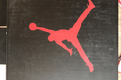 都以联名潮牌商城系列居多（AJ4 x Carhartt实物开箱图 Jordan 4 Eminem x Carhartt实物细节赏析）
